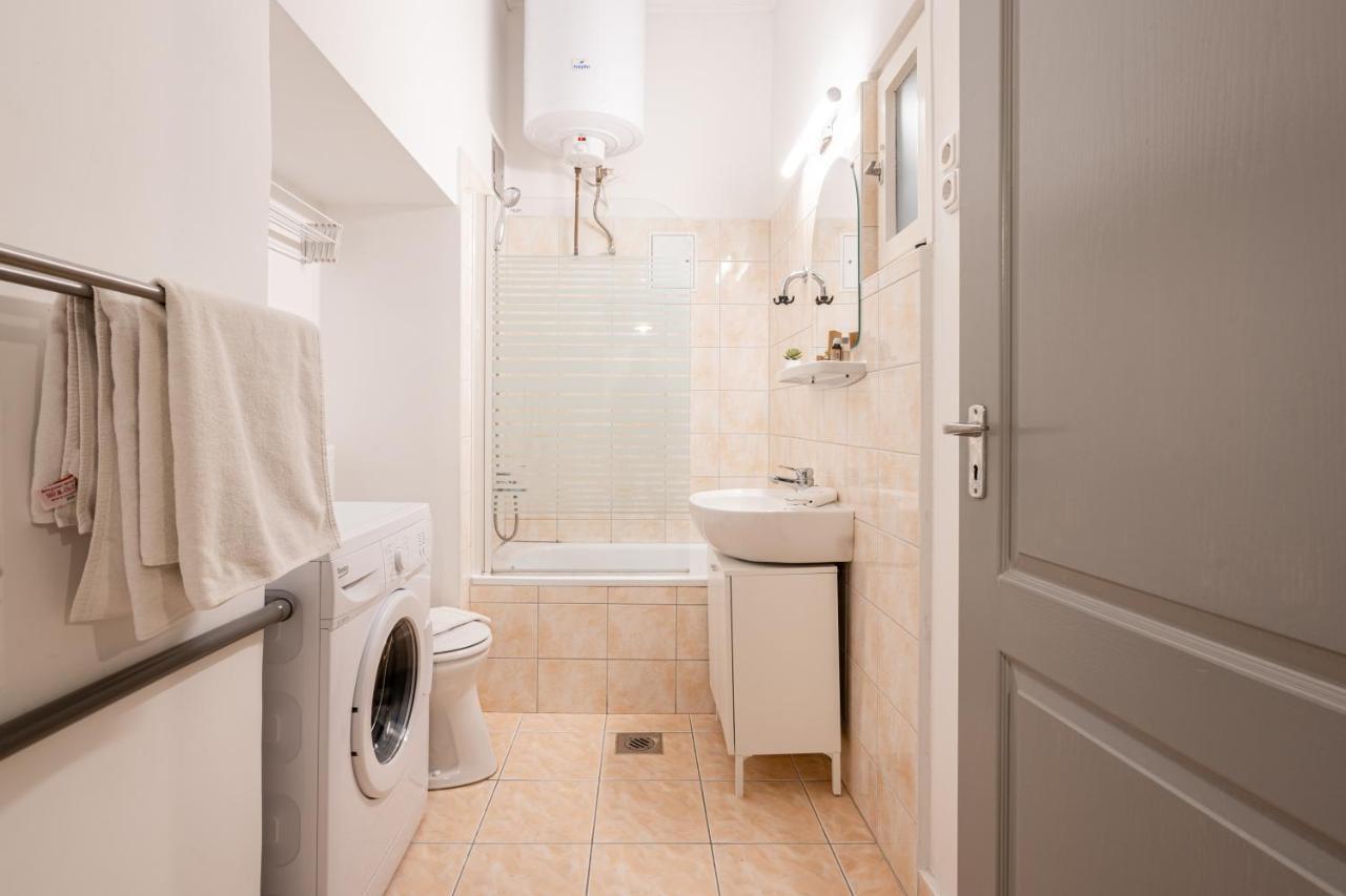 B8 - Grand Boulevard Cozy Apartment - Best Location By Bqa Budapest Ngoại thất bức ảnh